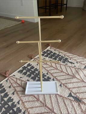 Umbra Gold Jewelry Stand with White Tray